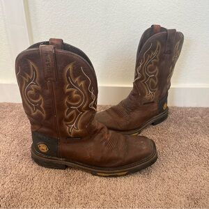 Justin Men's 9.5D Leather Cowboy Boots.